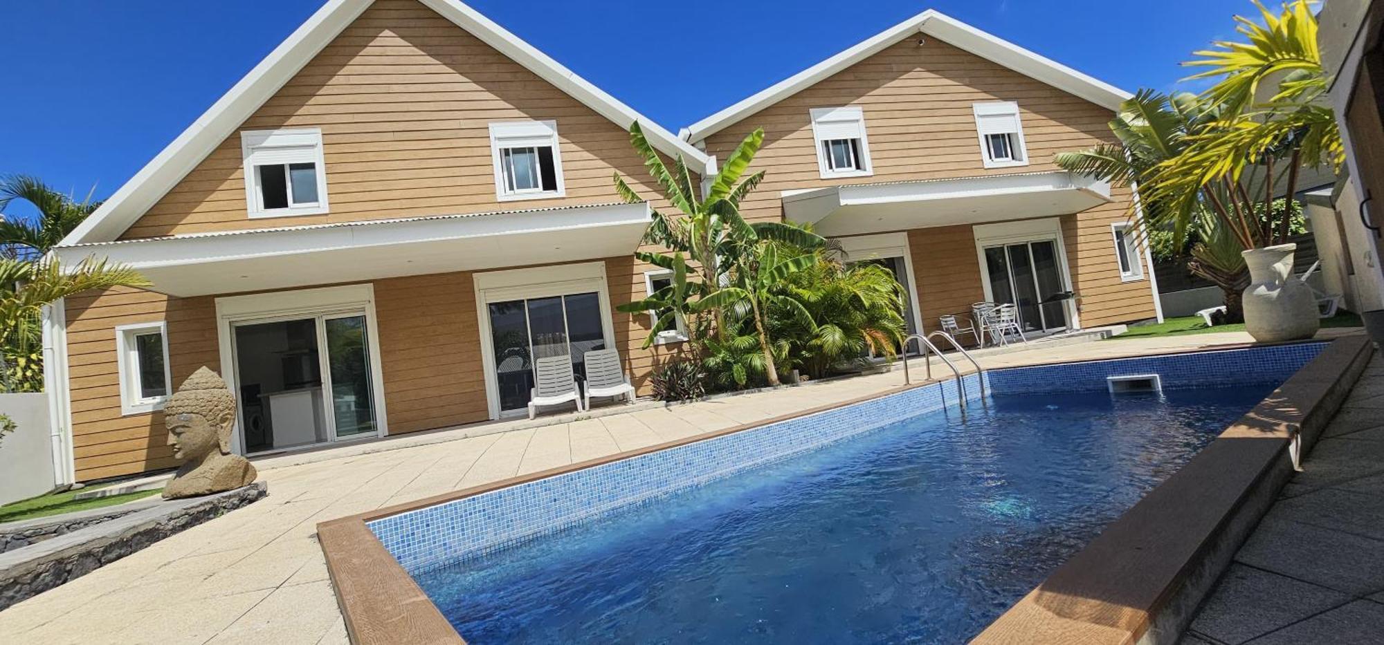 Villa Soleil L'Etang-Sale Экстерьер фото