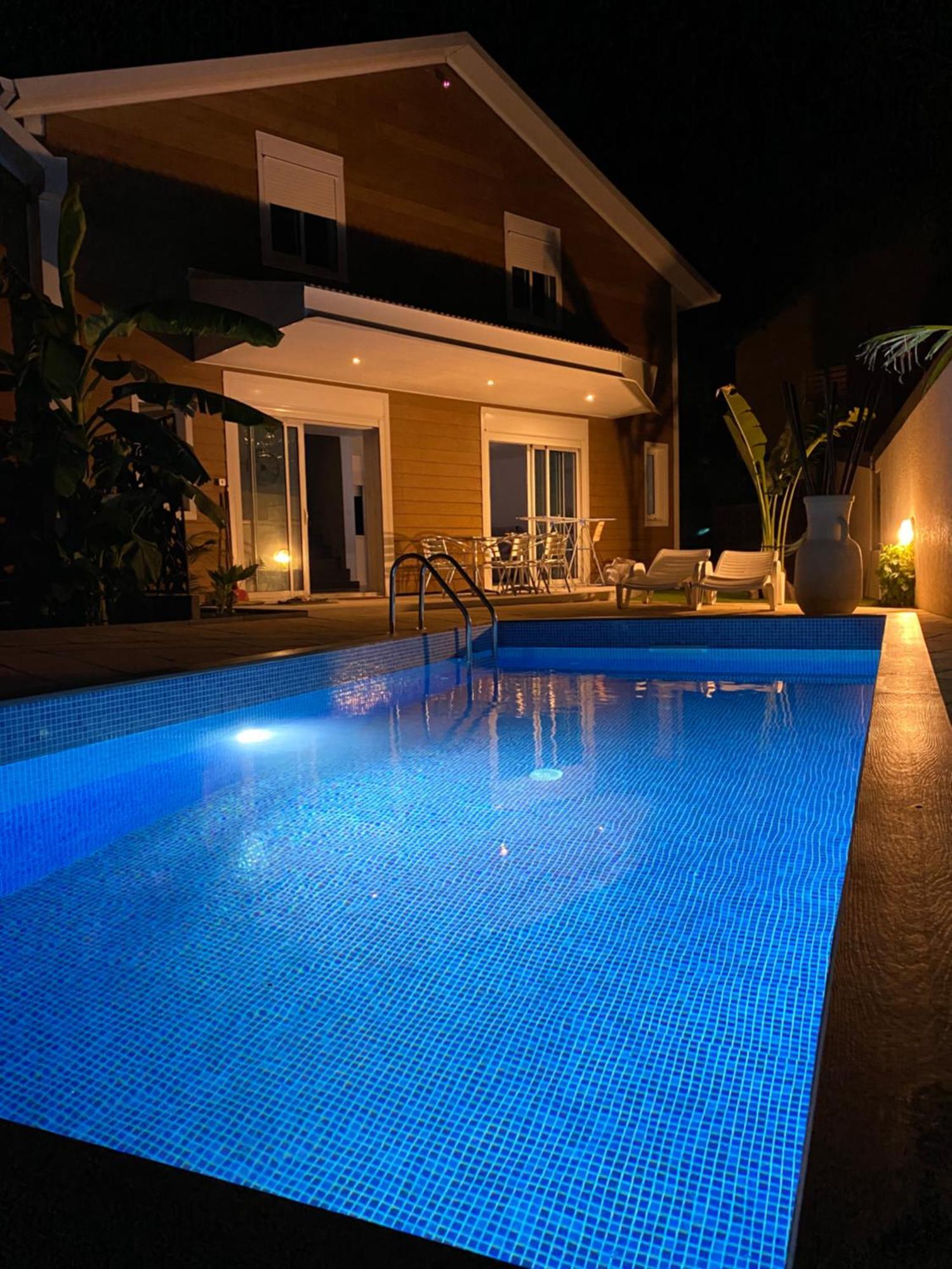 Villa Soleil L'Etang-Sale Экстерьер фото